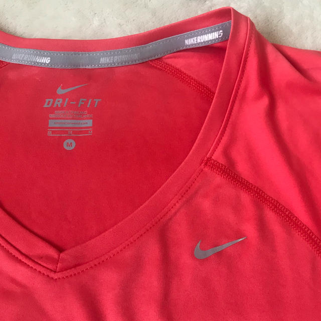 NIKE(ナイキ)の【NIKE】Tシャツ レディースのトップス(Tシャツ(半袖/袖なし))の商品写真