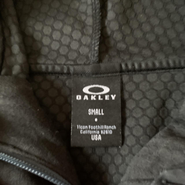 Oakley(オークリー)のオークリー　パーカー メンズのトップス(パーカー)の商品写真