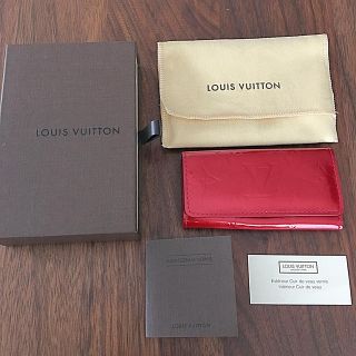 ルイヴィトン(LOUIS VUITTON)のLOUIS VUITTON キーケース　赤　ボルドー　エナメル(キーケース)