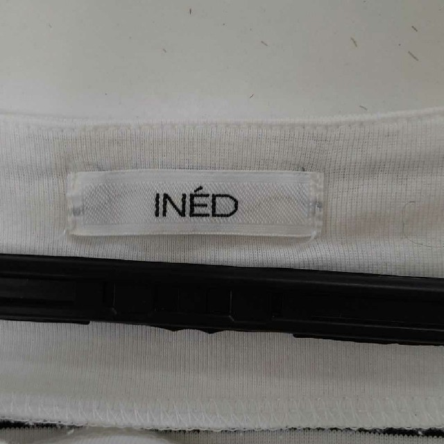 INED(イネド)のNo.12　INED ブラウンのボーダーTシャツ レディースのトップス(Tシャツ(半袖/袖なし))の商品写真