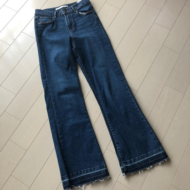 ZARA(ザラ)のzara  デニムパンツ レディースのパンツ(デニム/ジーンズ)の商品写真