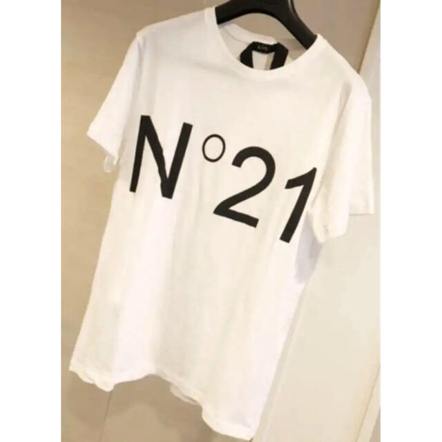 N°21(ヌメロヴェントゥーノ)のヌメロ　Tシャツ　S レディースのトップス(Tシャツ(半袖/袖なし))の商品写真