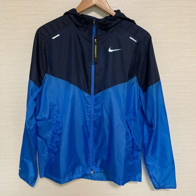 新品タグ付き NIKE ウィンドブレーカー