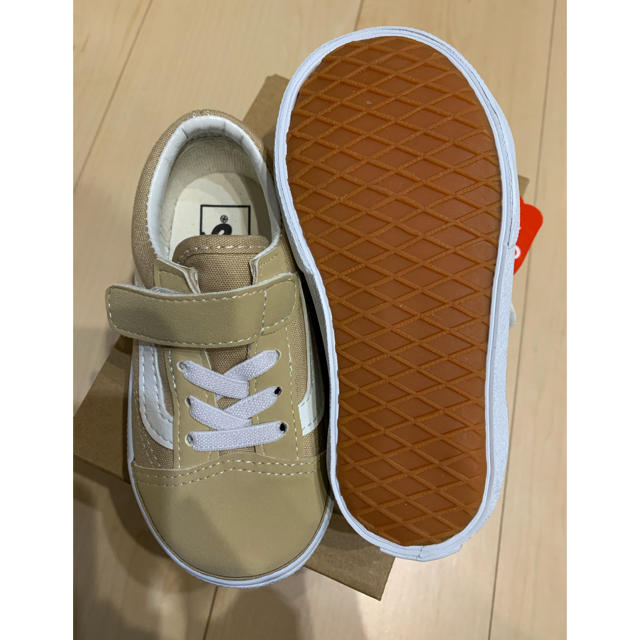 VANS(ヴァンズ)のバンズ　VANS キッズ　ベージュ　16 キッズ/ベビー/マタニティのキッズ靴/シューズ(15cm~)(スニーカー)の商品写真