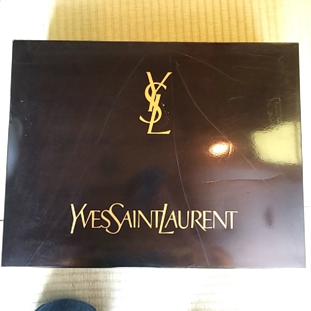 Yves Saint Laurent Beaute(イヴサンローランボーテ)のイヴ・サンローラン　綿毛布 インテリア/住まい/日用品の寝具(毛布)の商品写真