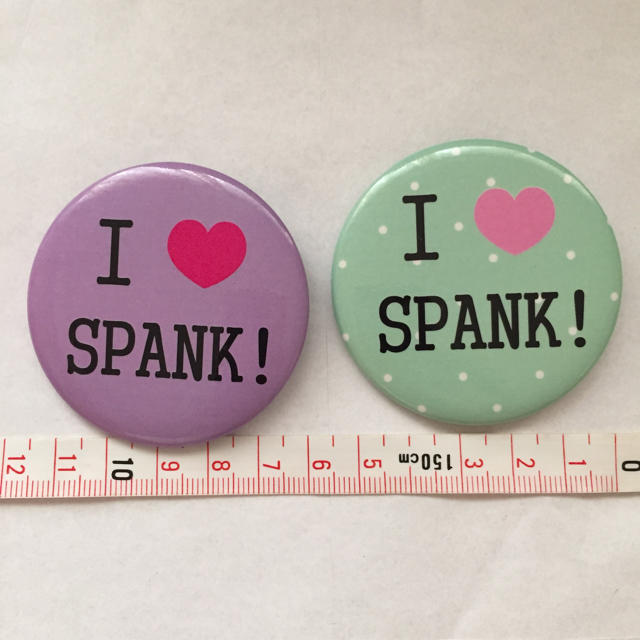 Spank!(スパンク)のspank! ロゴ缶バッチ レディースのアクセサリー(ブローチ/コサージュ)の商品写真