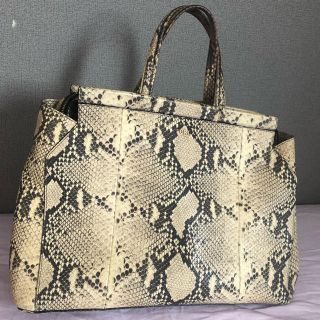 フルラ(Furla)の【フルラ】FURLA バッグ　蛇柄　パイソン　２way(トートバッグ)