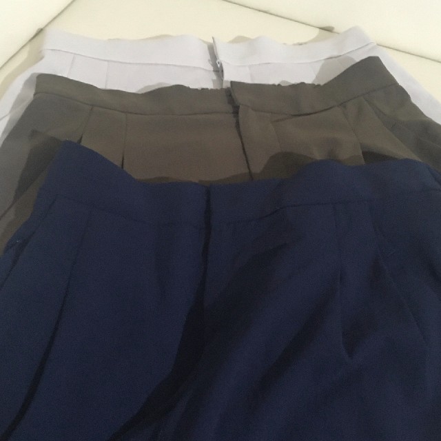 GALLARDA GALANTE(ガリャルダガランテ)のEllie様三点おまとめ　ガランテ　スカート&パンツ紺&パンツベージュ レディースのスカート(ロングスカート)の商品写真