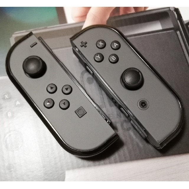 Nintendo Switch(ニンテンドースイッチ)のニンテンドースイッチ(旧型) グレー 本体  エンタメ/ホビーのゲームソフト/ゲーム機本体(家庭用ゲーム機本体)の商品写真