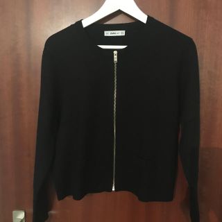 ザラ(ZARA)のZara 黒ニットジップカーディガン(カーディガン)