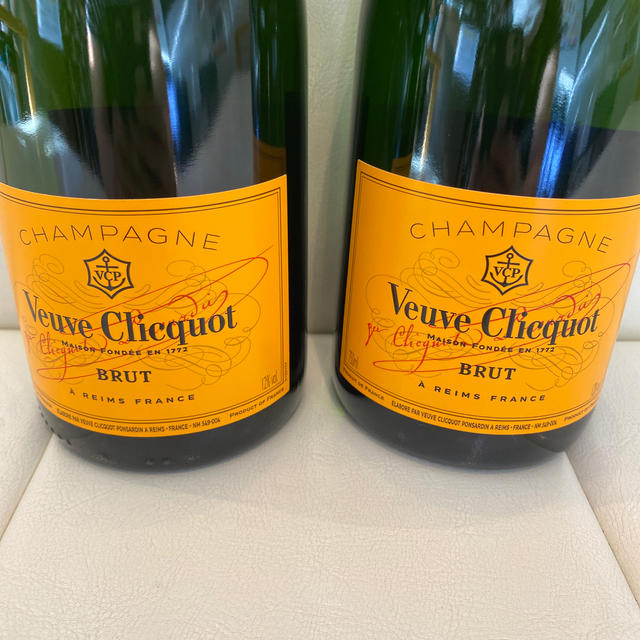 未開封品！ ☆Veuve Clicquot☆ ヴーヴクリコ　シャンパン 食品/飲料/酒の酒(シャンパン/スパークリングワイン)の商品写真