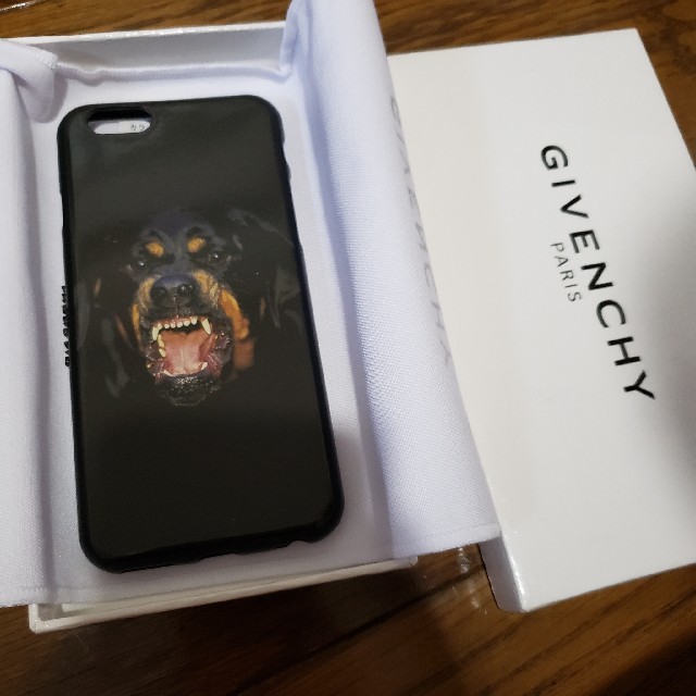 GIVENCHY(ジバンシィ)のiphone ケース GIVENCHY スマホ/家電/カメラのスマホアクセサリー(iPhoneケース)の商品写真