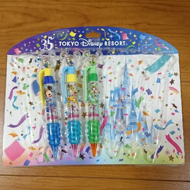 Disney(ディズニー)の新品未使用品 ディズニー35周年ボールペン 3本セット インテリア/住まい/日用品の文房具(ペン/マーカー)の商品写真