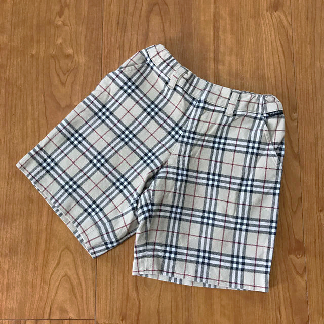 BURBERRY(バーバリー)の超美品　BURBERRY    ハーフパンツ　チェック　ベージュ　100 キッズ/ベビー/マタニティのキッズ服男の子用(90cm~)(パンツ/スパッツ)の商品写真