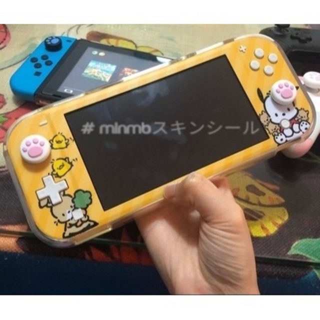 Nintendo Switch Lite イエロー　可愛いシール付き