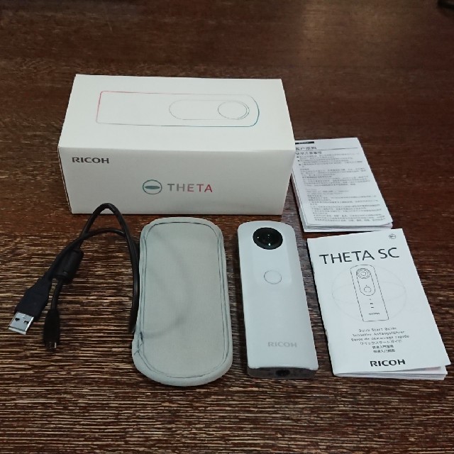 RICOH(リコー)のTHETA SC  (WHITE) スマホ/家電/カメラのカメラ(コンパクトデジタルカメラ)の商品写真