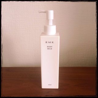 アールエムケー(RMK)のRMK♡ボディミルク♡未使用(ボディローション/ミルク)