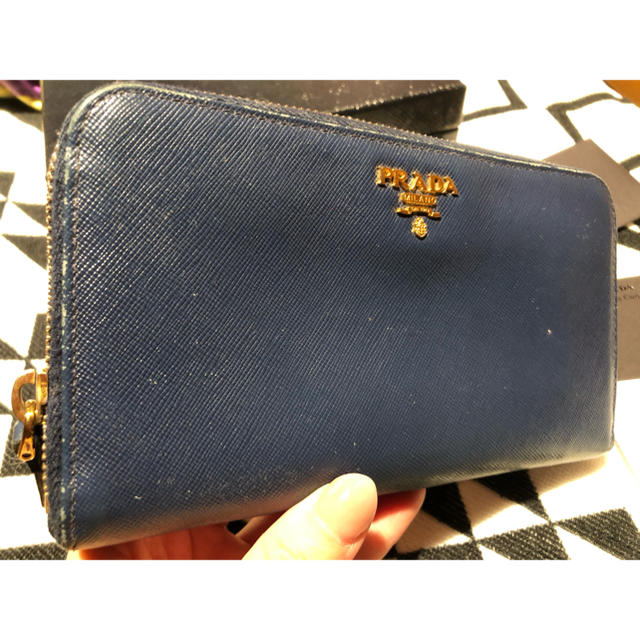 PRADA(プラダ)の☆PRADA☆ 人気長財布 ネイビー 財布 ウォレット ラウンドファスナー  レディースのファッション小物(財布)の商品写真