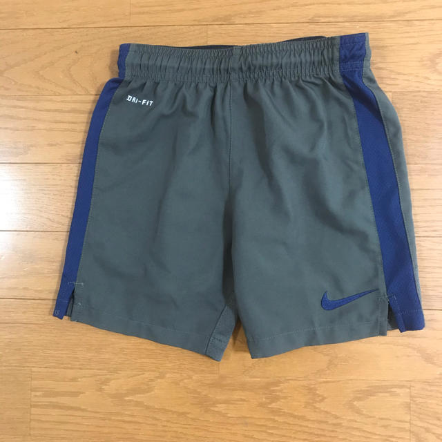 NIKE(ナイキ)のハーフパンツ　ナイキ　キッズ  キッズ/ベビー/マタニティのキッズ服男の子用(90cm~)(パンツ/スパッツ)の商品写真