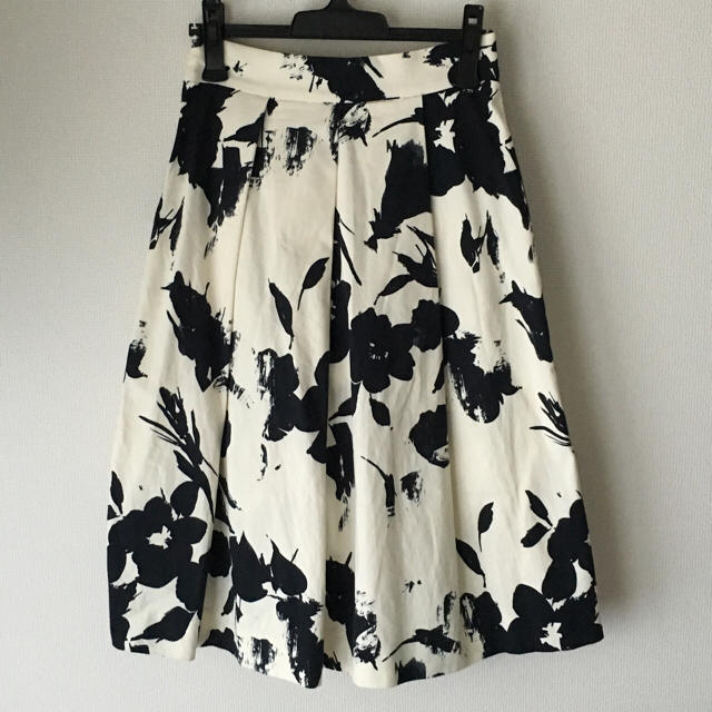 売れ筋がひ贈り物! ZARA 花柄 ミモレ丈 スカート superior-quality.ru:443