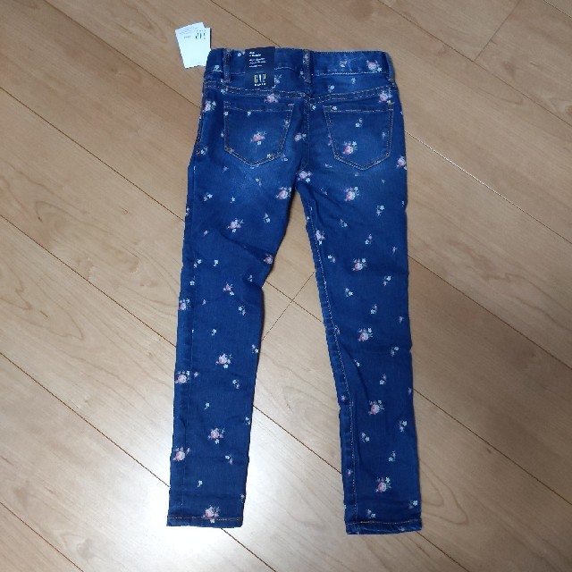 GAP Kids(ギャップキッズ)の7/4削除　デニムパンツ（女児）120cm キッズ/ベビー/マタニティのキッズ服女の子用(90cm~)(パンツ/スパッツ)の商品写真