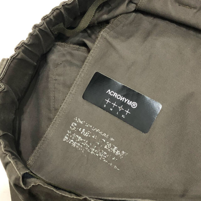 STONE ISLAND(ストーンアイランド)のACRONYM アクロニウム 立体裁断カーゴパンツ メンズのパンツ(ワークパンツ/カーゴパンツ)の商品写真