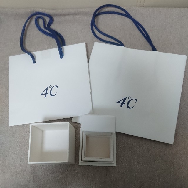 4℃(ヨンドシー)の4℃ 箱、ショッパー レディースのバッグ(ショップ袋)の商品写真