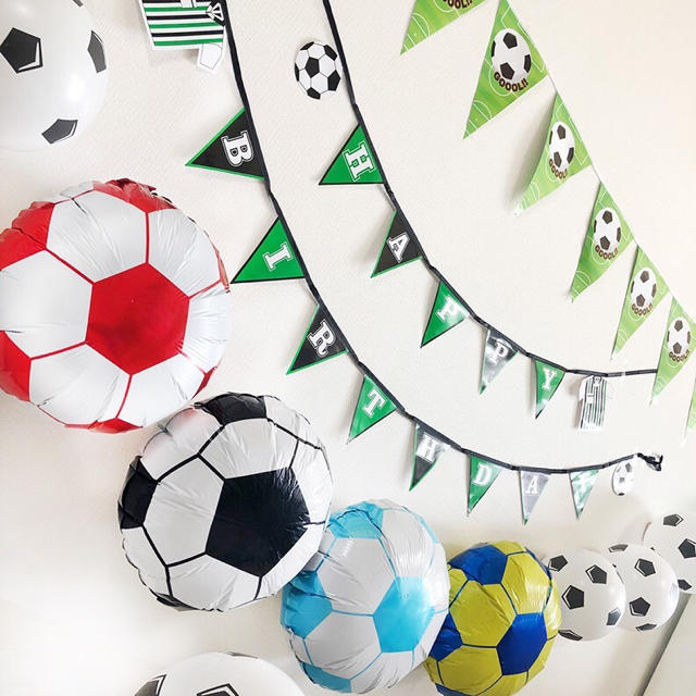 サッカーの誕生日バルーンセット♡サッカーチームの祝賀会や卒団式にも♡送料無料 キッズ/ベビー/マタニティのメモリアル/セレモニー用品(その他)の商品写真