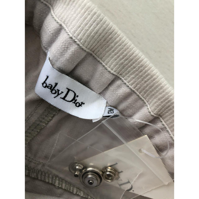 baby Dior(ベビーディオール)の【新品】ベビーディオール　ハーフパンツ　12M 70 グレー キッズ/ベビー/マタニティのベビー服(~85cm)(パンツ)の商品写真
