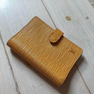 ルイヴィトン(LOUIS VUITTON)の【正規品】LOUIS VUITTON手帳　エピ★ イエロー(その他)