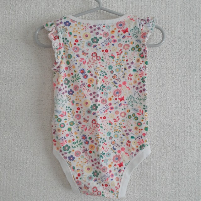 babyGAP(ベビーギャップ)のGAPbaby 小花柄 トロピカルロンパース 70cm キッズ/ベビー/マタニティのベビー服(~85cm)(ロンパース)の商品写真