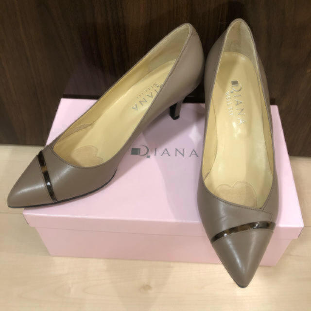 DIANA(ダイアナ)のDiana グレージュスムース　ブラウンゲッコウエナメル新品 レディースの靴/シューズ(ハイヒール/パンプス)の商品写真