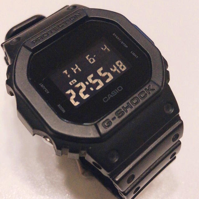 G-SHOCK(ジーショック)のCASIO G-SHOCK DW-5600BB 腕時計 メンズの時計(腕時計(デジタル))の商品写真