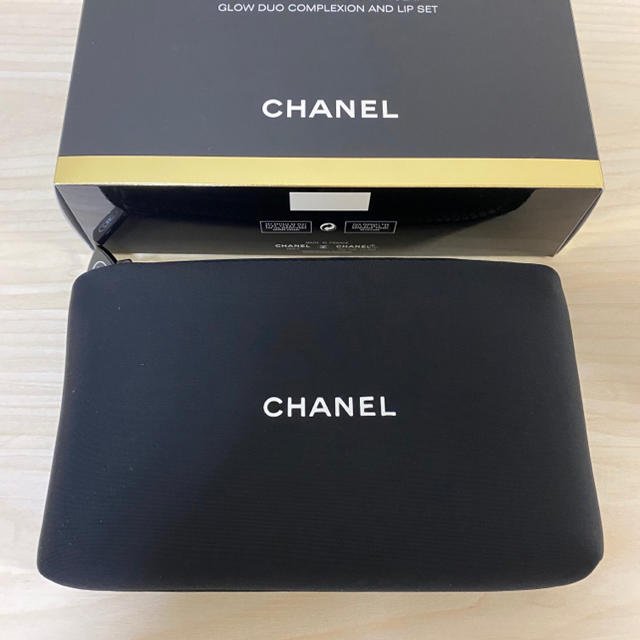 CHANEL(シャネル)のY様専用　シャネル　化粧ポーチ レディースのファッション小物(ポーチ)の商品写真