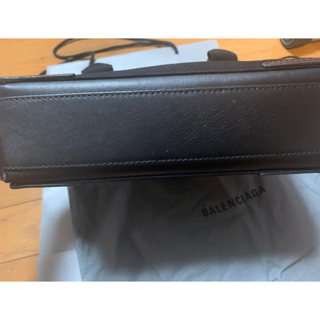 BALENCIAGA レザー ネイビーカバ　Sサイズ