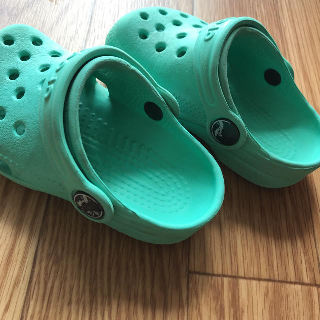 crocs(クロックス)のクロックス　キッズ　サンダル キッズ/ベビー/マタニティのベビー靴/シューズ(~14cm)(サンダル)の商品写真