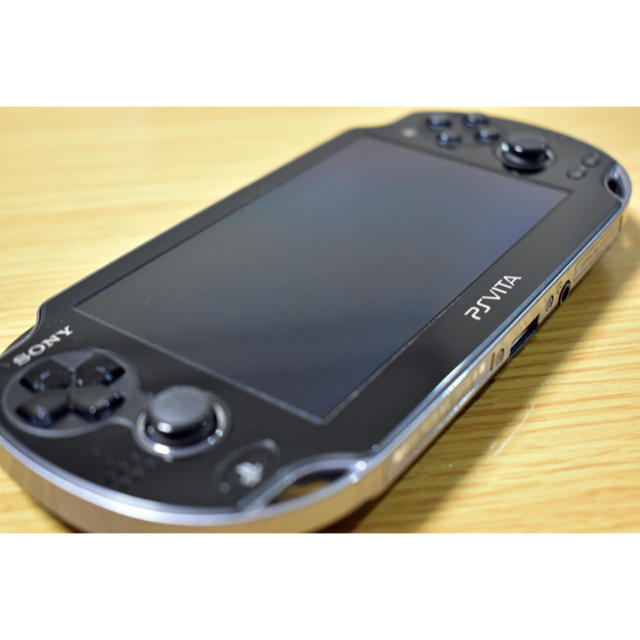 エンタメ/ホビーSONY PSVITA PCH-1100 クリスタルブラック