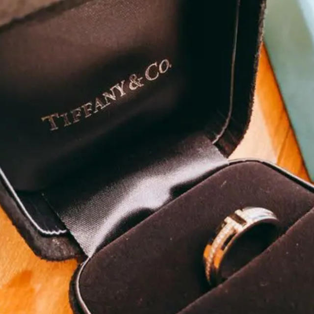 Tiffany & Co.(ティファニー)のTiffany ナロー ダイヤモンド リング 18K ホワイトゴールド レディースのアクセサリー(リング(指輪))の商品写真