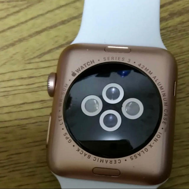Apple Watch(アップルウォッチ)のApple Watch series3  42mm  (GPS) スマホ/家電/カメラのスマートフォン/携帯電話(その他)の商品写真