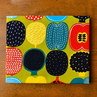 マリメッコ(marimekko)のハンドメイド　marimekko　ファブリックパネル　コンポッティ　グリーン　２(インテリア雑貨)