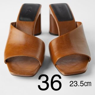 ザラ(ZARA)のZARA リアルレザーミッドヒール　36(ハイヒール/パンプス)