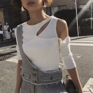 アメリヴィンテージ(Ameri VINTAGE)の【りりぃ様 専用】　AMERI　SLIP NECK KNIT(カットソー(半袖/袖なし))