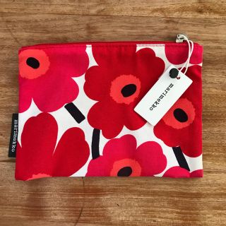 マリメッコ(marimekko)のただ今値下げ中！新品未使用タグ付き/marimekko マリメッコ　花柄ポーチ(ポーチ)