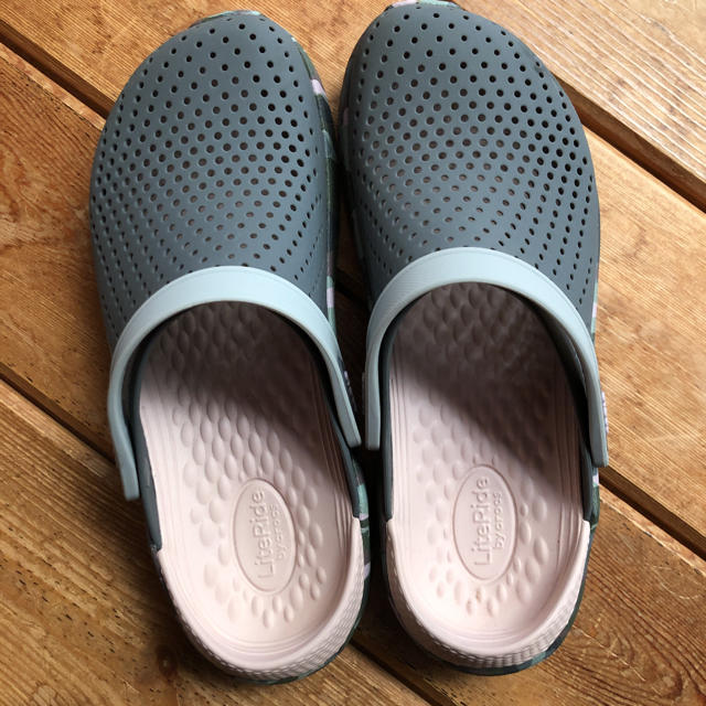 crocs(クロックス)のサンダル レディースの靴/シューズ(サンダル)の商品写真