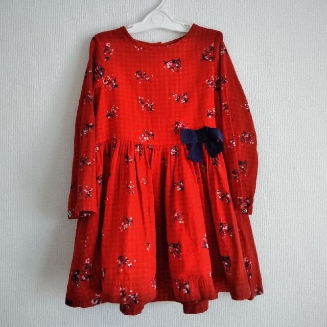 PETIT BATEAU(プチバトー)のセール　110/5ans プチバトー　花柄ワンピース キッズ/ベビー/マタニティのキッズ服女の子用(90cm~)(ワンピース)の商品写真