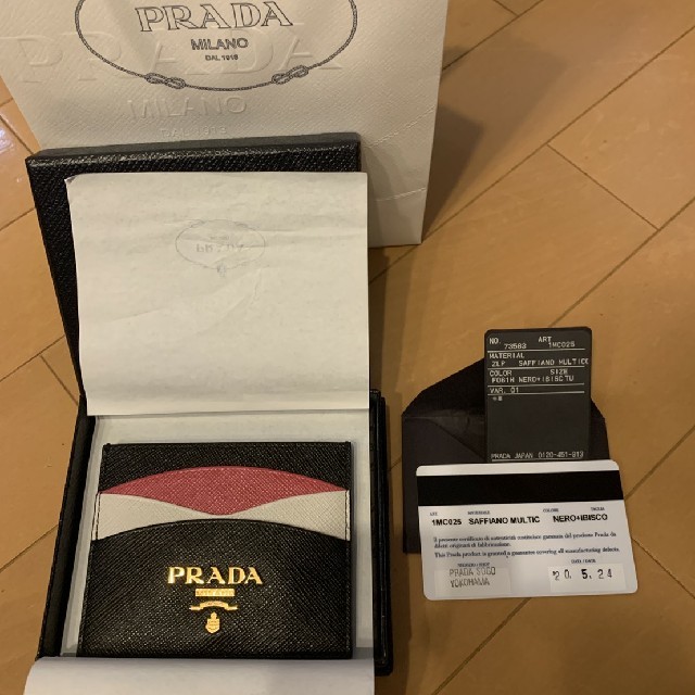 ファッション小物PRADAカードケース新品