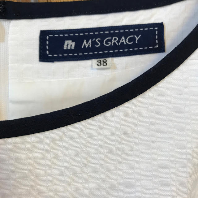 M'S GRACY(エムズグレイシー)のエムズグレーシー お花のワンピース 38 レディースのワンピース(ひざ丈ワンピース)の商品写真