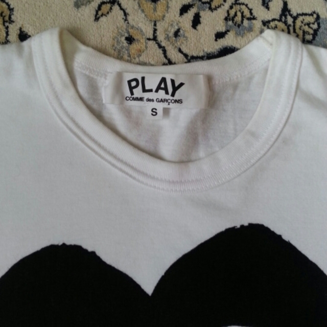 COMME des GARCONS(コムデギャルソン)のギャルソンPLAY★Tシャツ(黒) レディースのトップス(Tシャツ(半袖/袖なし))の商品写真