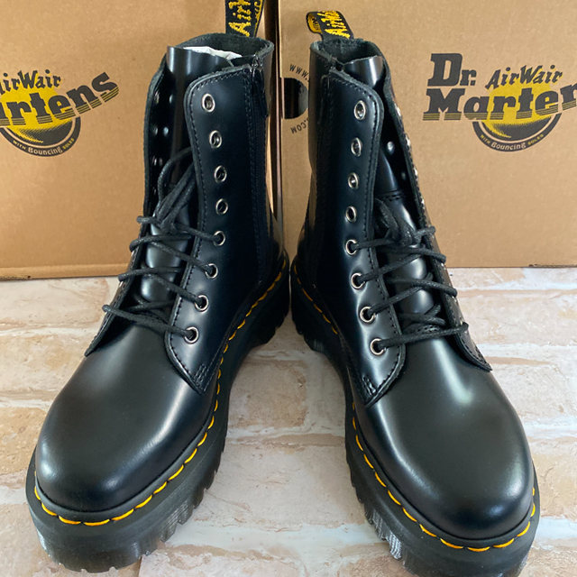 Dr.Martens(ドクターマーチン)のドクターマーチン JADON UK4 厚底ブーツ 23cm〜23.5cm レディースの靴/シューズ(ブーツ)の商品写真