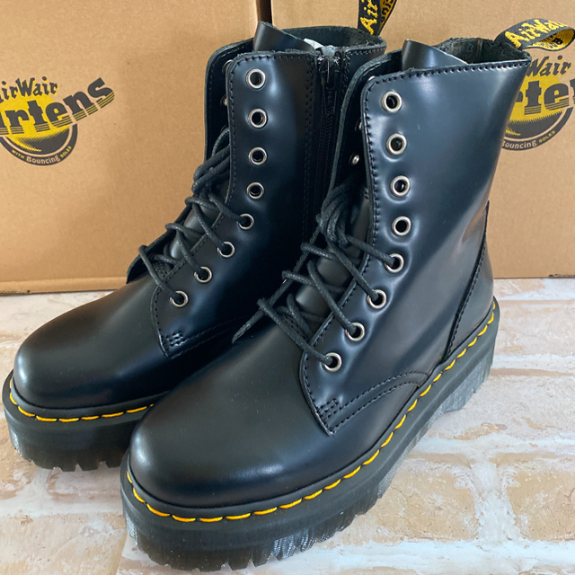 Dr.Martens(ドクターマーチン)のドクターマーチン JADON UK4 厚底ブーツ 23cm〜23.5cm レディースの靴/シューズ(ブーツ)の商品写真